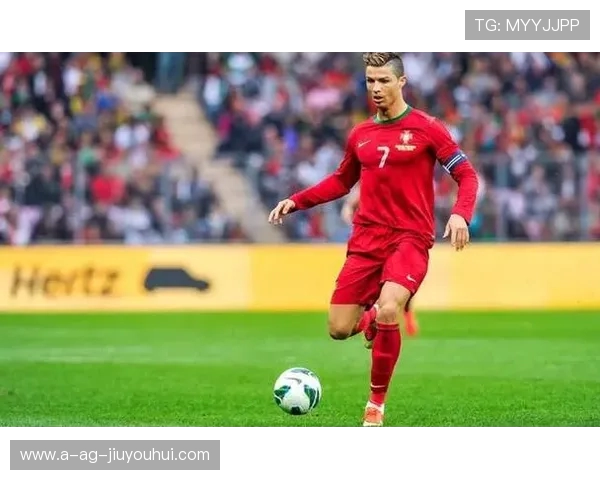 探秘足球主队女生真实身份及其背后不为人知的动人故事揭秘全景呈现